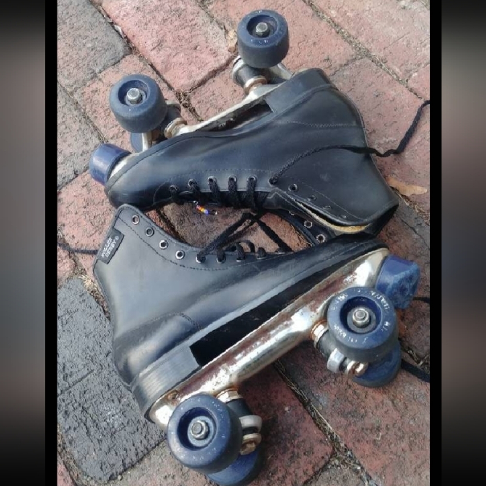 Vintage 70s Roller Derby working rollerskates black & navy blue skates Womens 6